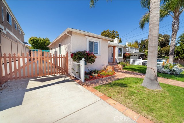 1721 Grant Avenue, Redondo Beach, California 90278, ,Residential Income,Sold,Grant,SB18153428