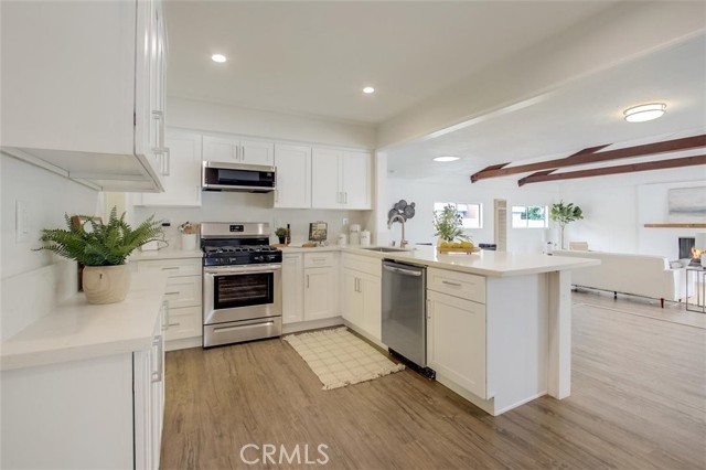 3 Bed Home for Sale in Hawthorne, California