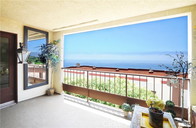 Large balcony with Catalina view