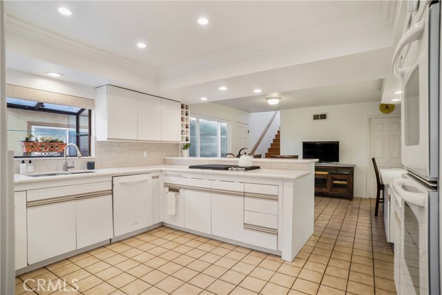 3529 Pine Avenue, Manhattan Beach, California 90266, 4 Bedrooms Bedrooms, ,Residential,Sold,Pine,SB18230875