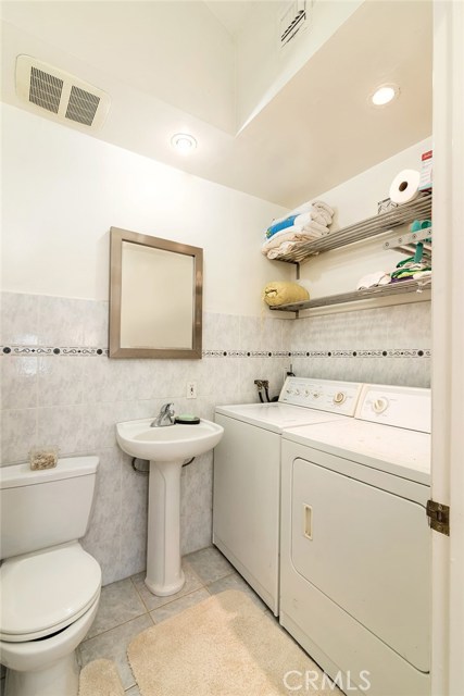 2111 Blossom Lane, Redondo Beach, California 90278, 2 Bedrooms Bedrooms, ,Residential,Sold,Blossom,SB19056683