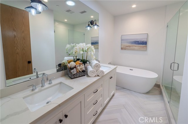 2313 Carnegie Lane, Redondo Beach, California 90278, 4 Bedrooms Bedrooms, ,3 BathroomsBathrooms,Residential,Sold,Carnegie,SB19139432
