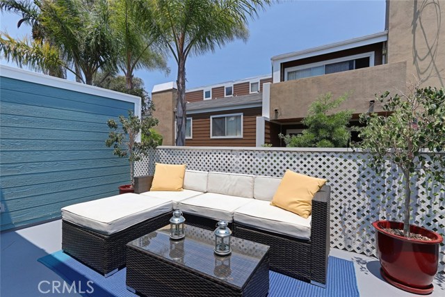 2307 Felton Lane, Redondo Beach, California 90278, 3 Bedrooms Bedrooms, ,2 BathroomsBathrooms,Residential,Sold,Felton,SB17159380