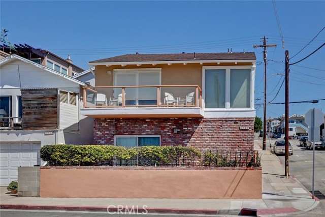 2704 Hermosa Avenue, Hermosa Beach, California 90254, 2 Bedrooms Bedrooms, ,2 BathroomsBathrooms,Residential,Sold,Hermosa,SB19059337