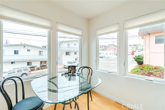 126 8th Street, Hermosa Beach, California 90254, 2 Bedrooms Bedrooms, ,2 BathroomsBathrooms,Residential,Sold,8th,SB18121226