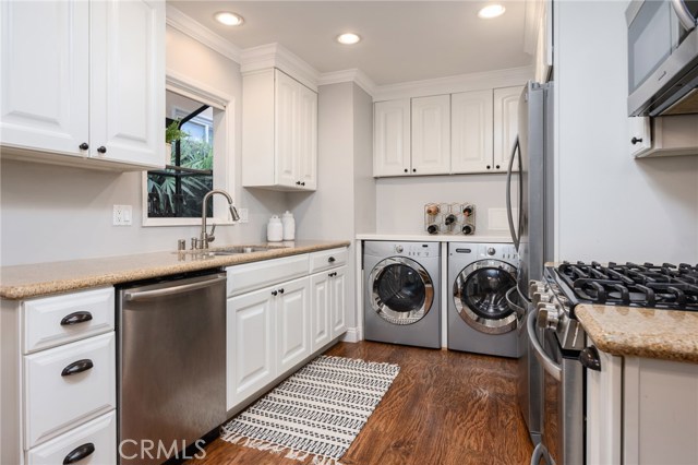 2605 Blossom Lane, Redondo Beach, California 90278, 2 Bedrooms Bedrooms, ,1 BathroomBathrooms,Residential,Sold,Blossom,ND19250904