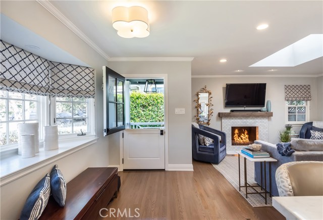 592 33rd Street, Manhattan Beach, California 90266, 3 Bedrooms Bedrooms, ,3 BathroomsBathrooms,Residential,Sold,33rd,SB19082655