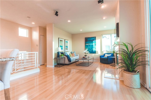 937 1st Street, Hermosa Beach, California 90254, 3 Bedrooms Bedrooms, ,2 BathroomsBathrooms,Residential,Sold,1st,SB18167456