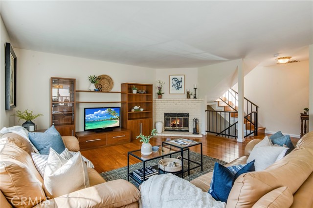 1427 12th Street, Manhattan Beach, California 90266, 2 Bedrooms Bedrooms, ,3 BathroomsBathrooms,Residential,Sold,12th,SB21102526