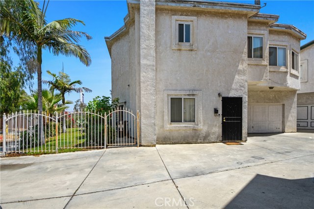 3 Bed Home for Sale in Hawthorne, California