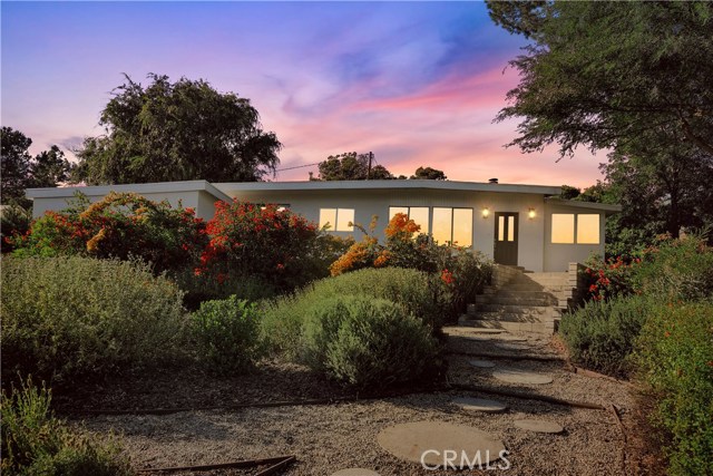 Photo of 2325 Los Amigos Street, La Crescenta, CA 91214