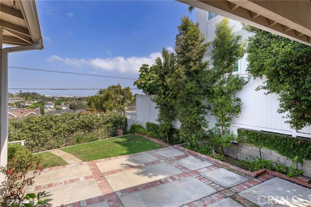 613 19th Street, Manhattan Beach, California 90266, 3 Bedrooms Bedrooms, ,2 BathroomsBathrooms,Residential,Sold,19th,SB19216606