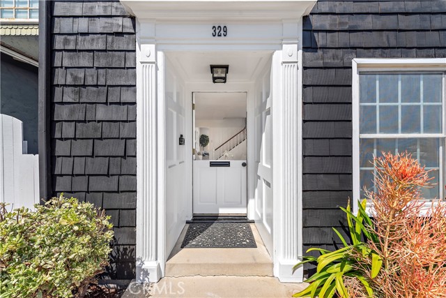 329 3rd Street, Manhattan Beach, California 90266, 3 Bedrooms Bedrooms, ,2 BathroomsBathrooms,Residential,Sold,3rd Street,SB21065451