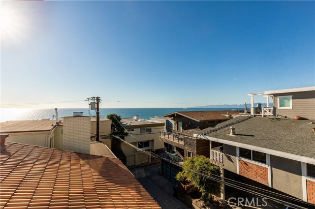 323 25th Street, Manhattan Beach, California 90266, 5 Bedrooms Bedrooms, ,2 BathroomsBathrooms,Residential,Sold,25th,SB20230938