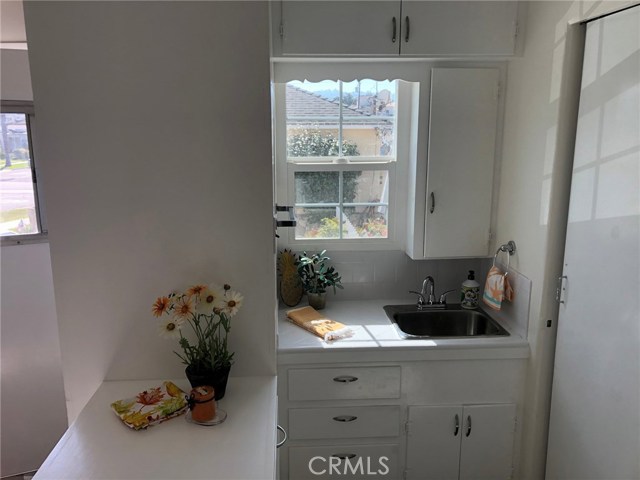 1032 1/2 Juanita Ave- Kitchen area