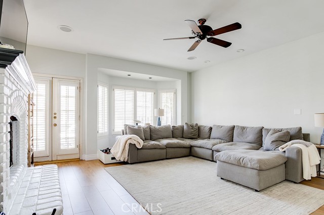464 35th Street, Manhattan Beach, California 90266, 4 Bedrooms Bedrooms, ,3 BathroomsBathrooms,Residential,Sold,35th,SB21164733