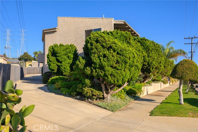 834 Lucia Avenue, Redondo Beach, California 90277, 2 Bedrooms Bedrooms, ,1 BathroomBathrooms,Residential,Sold,Lucia,SB19263239
