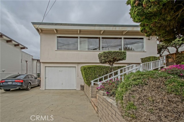 707 24th Place, Hermosa Beach, California 90254, 3 Bedrooms Bedrooms, ,2 BathroomsBathrooms,Residential,Sold,24th,SB21105604