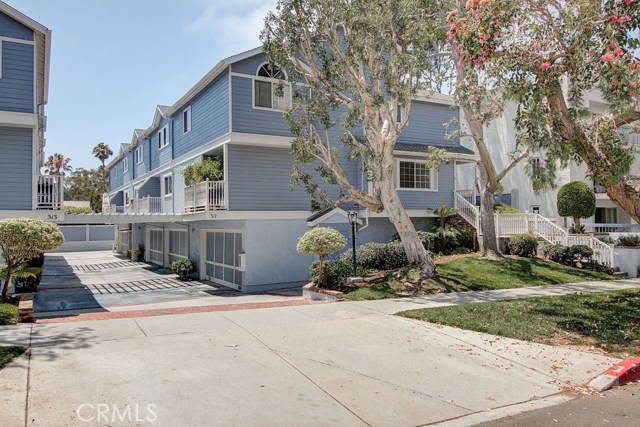 313 Broadway, Redondo Beach, California 90277, 3 Bedrooms Bedrooms, ,2 BathroomsBathrooms,Residential,Sold,Broadway,SB19186763