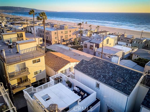 132 35th Place, Hermosa Beach, California 90254, 2 Bedrooms Bedrooms, ,2 BathroomsBathrooms,Residential,Sold,35th,SB19057826