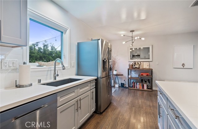 610 Inglewood Ave, Redondo Beach, California 90278, 3 Bedrooms Bedrooms, ,1 BathroomBathrooms,Residential,Sold,Inglewood Ave,SB20256411