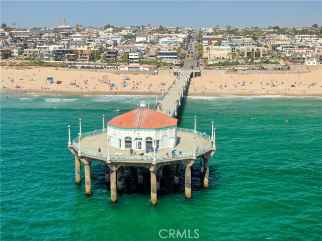 Only 2.4 miles from the Manhattan Beach Pier