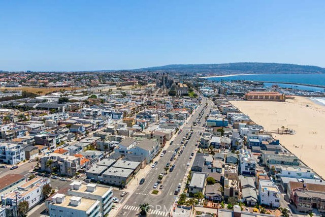 320 Hermosa, Hermosa Beach, California 90254, 2 Bedrooms Bedrooms, ,1 BathroomBathrooms,Residential,Sold,Hermosa,PW21075488