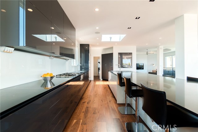 2524 Manhattan Avenue, Hermosa Beach, California 90254, 5 Bedrooms Bedrooms, ,3 BathroomsBathrooms,Residential,Sold,Manhattan,SB18096858
