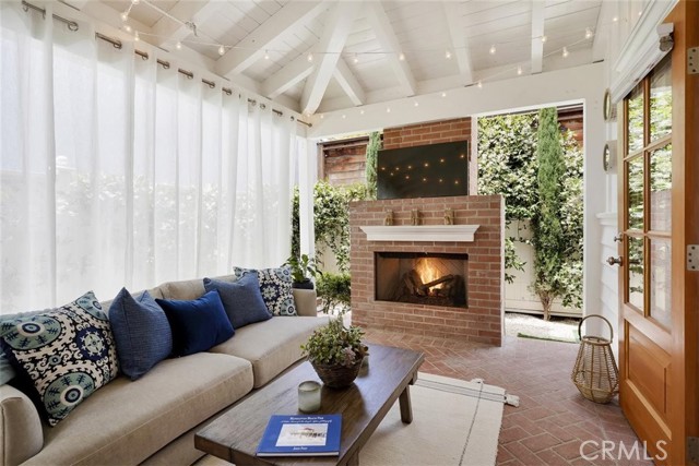 533 5th Street, Manhattan Beach, California 90266, 2 Bedrooms Bedrooms, ,1 BathroomBathrooms,Residential,Sold,5th,SB21107538