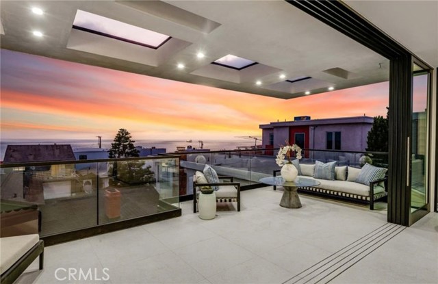 3203 Vista Drive, Manhattan Beach, California 90266, 5 Bedrooms Bedrooms, ,3 BathroomsBathrooms,Residential,Sold,Vista,SB19285710