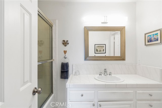 319 Emerald Street, Redondo Beach, California 90277, 2 Bedrooms Bedrooms, ,2 BathroomsBathrooms,Residential,Sold,Emerald,SB21122333