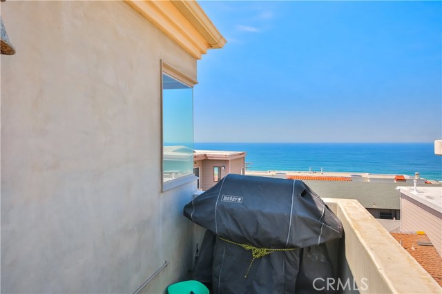 329 21st Place, Manhattan Beach, California 90266, 3 Bedrooms Bedrooms, ,3 BathroomsBathrooms,Residential,Sold,21st,SB17085113