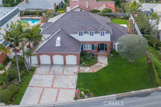 What a pretty home with great curb appeal, and the neighborhood is so quiet and beautiful too!