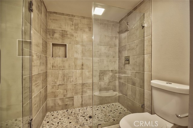 512 Esplanade, Redondo Beach, California 90277, 2 Bedrooms Bedrooms, ,2 BathroomsBathrooms,Residential,Sold,Esplanade,IN17223458