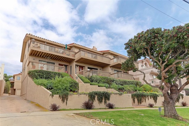 230 Guadalupe Avenue, Redondo Beach, California 90277, 2 Bedrooms Bedrooms, ,1 BathroomBathrooms,Residential,Sold,Guadalupe,SB17248817