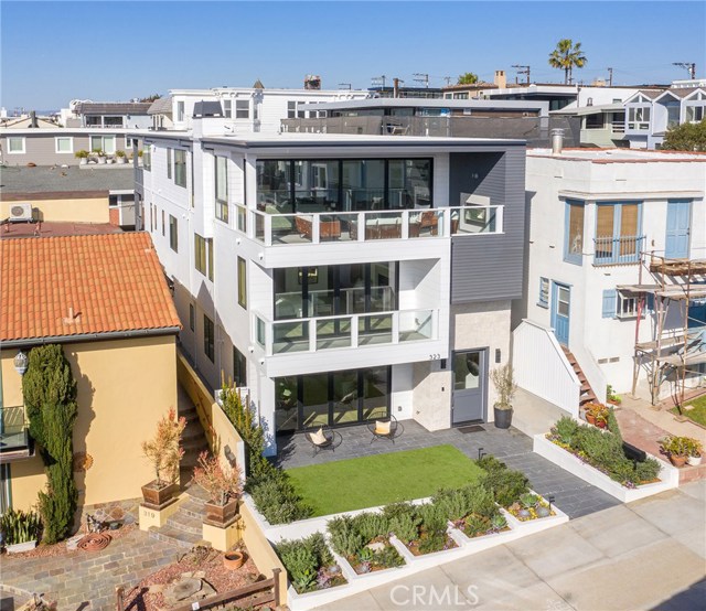 323 25th Street, Manhattan Beach, California 90266, 5 Bedrooms Bedrooms, ,2 BathroomsBathrooms,Residential,Sold,25th,SB20230938