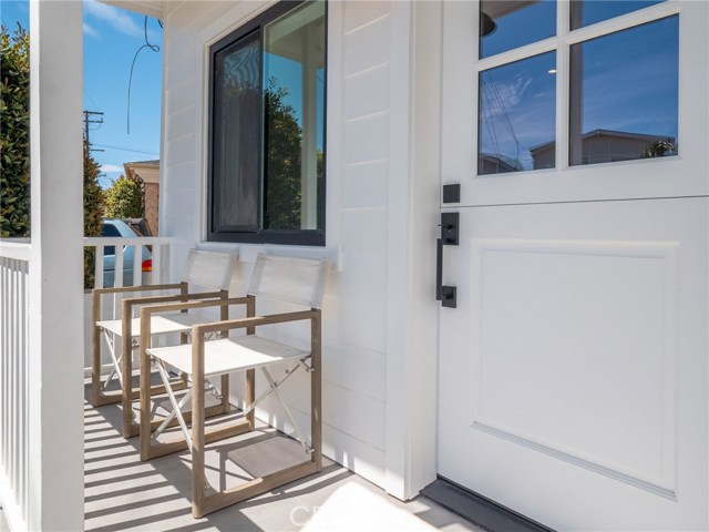 1131 19th Street, Hermosa Beach, California 90254, 2 Bedrooms Bedrooms, ,1 BathroomBathrooms,Residential,Sold,19th,SB20249422