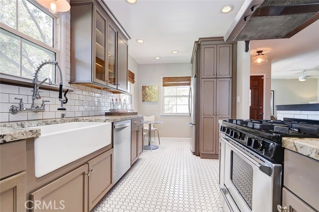 2613 Spreckels Lane, Redondo Beach, California 90278, 2 Bedrooms Bedrooms, ,2 BathroomsBathrooms,Residential,Sold,Spreckels,SB19175315