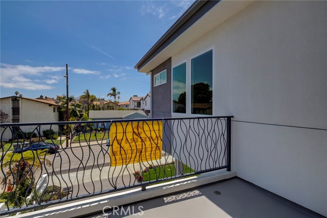 2207 Gates Avenue, Redondo Beach, California 90278, 4 Bedrooms Bedrooms, ,3 BathroomsBathrooms,Residential,Sold,Gates,PV18096021