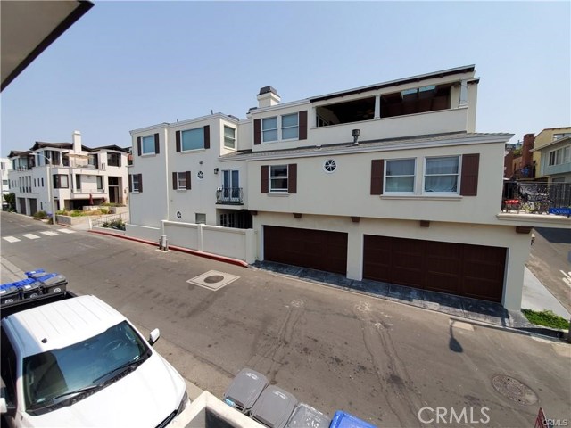 3212 The Strand, Manhattan Beach, California 90266, 3 Bedrooms Bedrooms, ,2 BathroomsBathrooms,Residential,Sold,The Strand,IN21015203