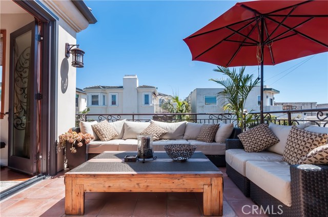 421 23rd Street, Manhattan Beach, California 90266, 3 Bedrooms Bedrooms, ,3 BathroomsBathrooms,Residential,Sold,23rd,SB18041204