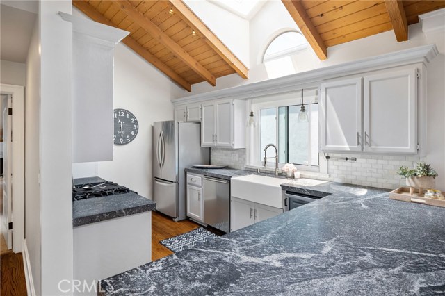 1216 20th Place, Hermosa Beach, California 90254, 3 Bedrooms Bedrooms, ,2 BathroomsBathrooms,Residential,Sold,20th,SB20132382
