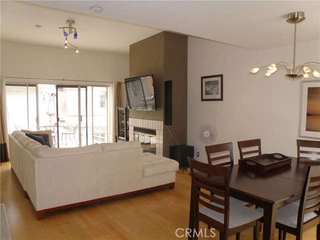 612 Irena Avenue, Redondo Beach, California 90277, 2 Bedrooms Bedrooms, ,2 BathroomsBathrooms,Residential,Sold,Irena,SB17142804