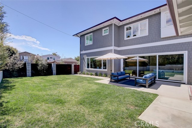 1900 Lynngrove Drive, Manhattan Beach, California 90266, 5 Bedrooms Bedrooms, ,2 BathroomsBathrooms,Residential,Sold,Lynngrove,SB21039108