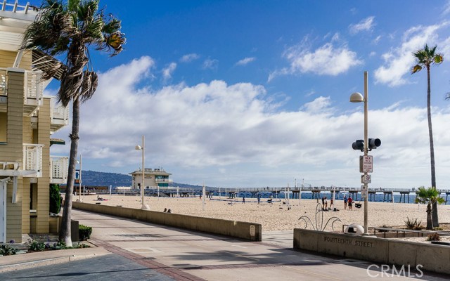 Hermosa's beautiful beach and the Strand