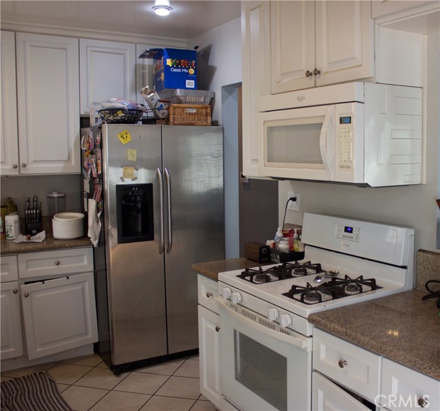 3 Bed Home for Sale in Hawthorne, California
