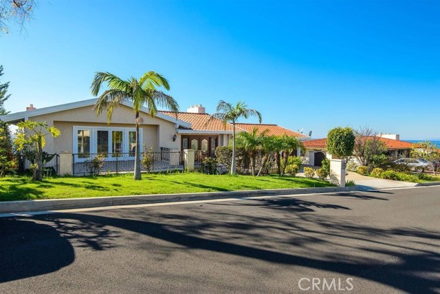 1405 Via Castilla, Palos Verdes Estates, California 90274, 4 Bedrooms Bedrooms, ,4 BathroomsBathrooms,Residential,Sold,Via Castilla,PV18012803