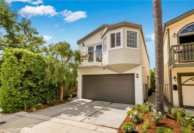 1023 4th Street, Hermosa Beach, California 90254, 3 Bedrooms Bedrooms, ,2 BathroomsBathrooms,Residential,Sold,4th,SB19152573