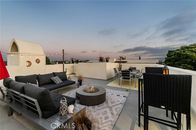 636 Vincent Park #A, Redondo Beach, California 90277, 3 Bedrooms Bedrooms, ,2 BathroomsBathrooms,Residential,Sold,Vincent Park #A,SB20200007