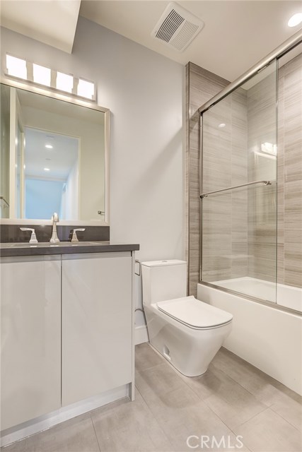 1922 Vanderbilt Lane, Redondo Beach, California 90278, 5 Bedrooms Bedrooms, ,5 BathroomsBathrooms,Residential,Sold,Vanderbilt,PV19214347